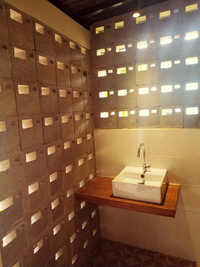 Kampung Lawasan Heritage Cottage Maguwo Extérieur photo