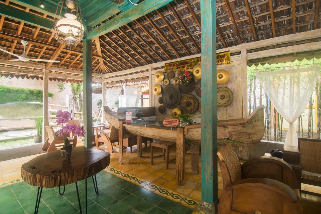 Kampung Lawasan Heritage Cottage Maguwo Extérieur photo