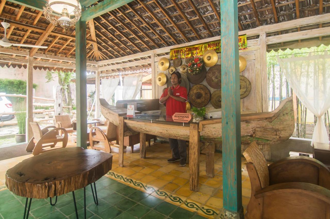 Kampung Lawasan Heritage Cottage Maguwo Extérieur photo