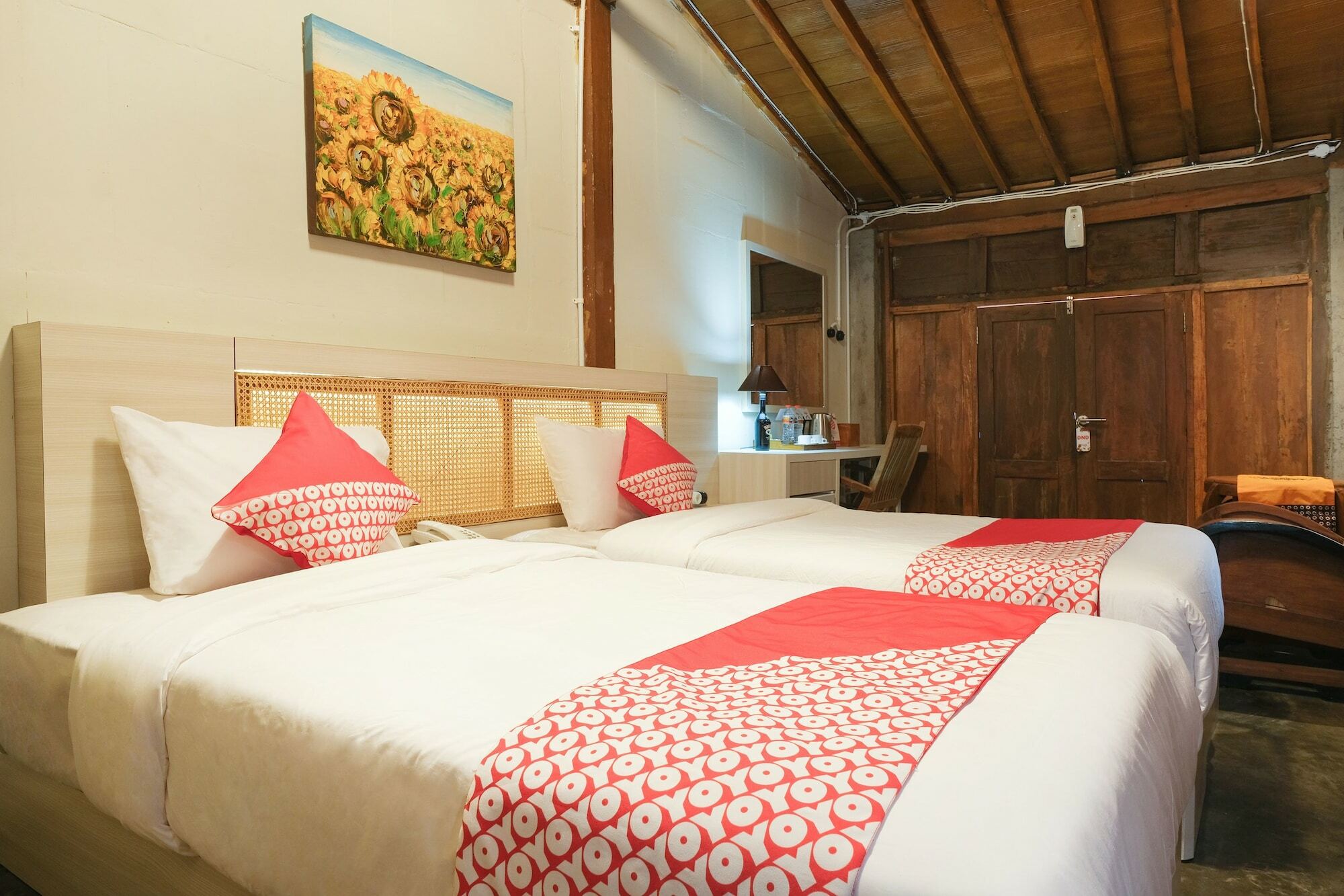 Kampung Lawasan Heritage Cottage Maguwo Extérieur photo