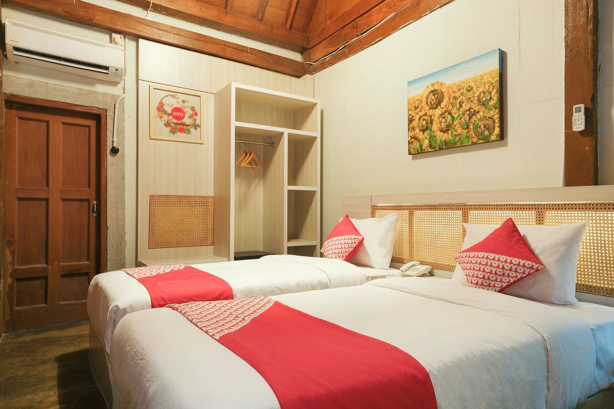 Kampung Lawasan Heritage Cottage Maguwo Extérieur photo