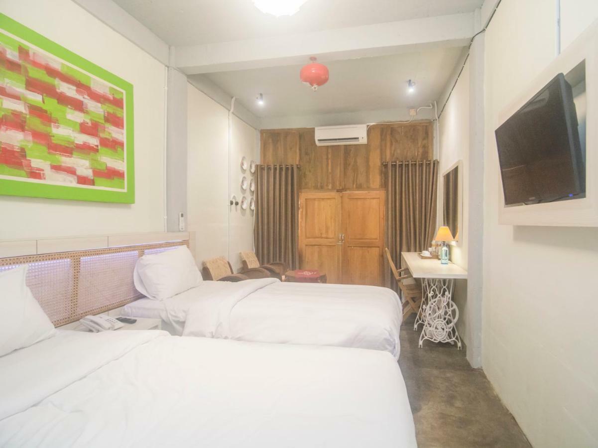 Kampung Lawasan Heritage Cottage Maguwo Extérieur photo