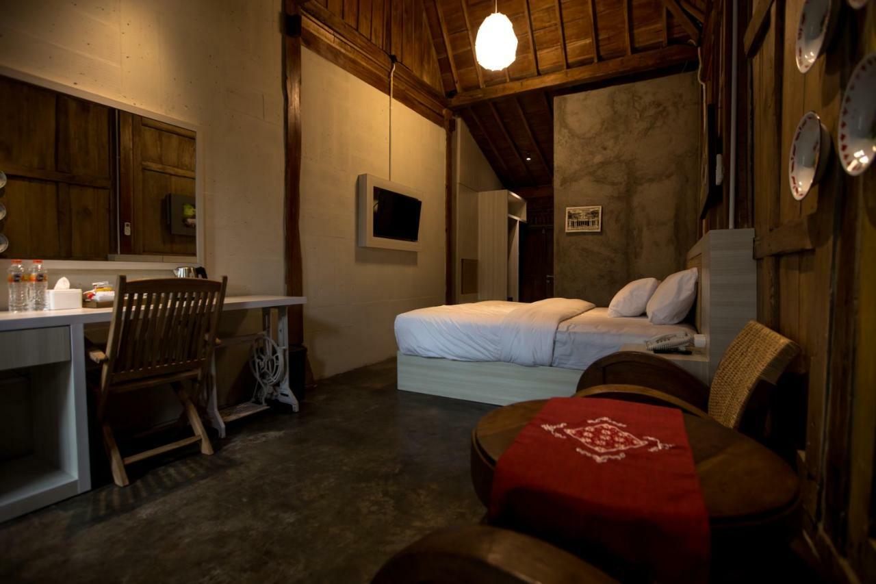 Kampung Lawasan Heritage Cottage Maguwo Extérieur photo